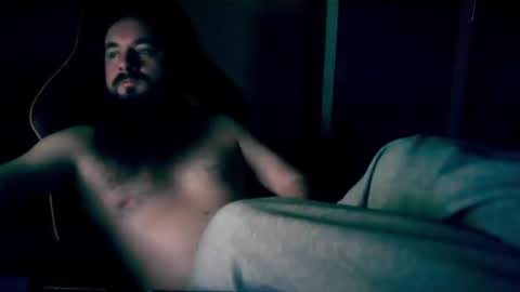 Snapshot of london_man1988 chatting on January 6, 2025, 9:43 pm london_man1988 online show from January 6, 2025, 9:43 pm
