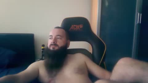 Snapshot of london_man1988 chatting on October 26, 2025, 8:09 am london_man1988 online show from October 26, 2025, 8:09 am