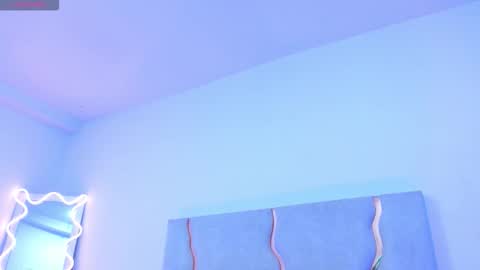 london_tay online show from September 10, 2025, 7:36 pm