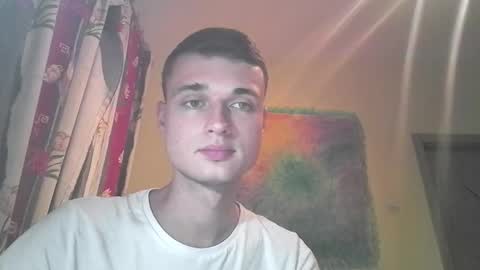 london_tomy online show from January 7, 2026, 11:29 pm