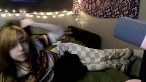 Snapshot of londonray chatting on June 28, 2026, 8:37 pm londonray online show from June 28, 2026, 8:37 pm