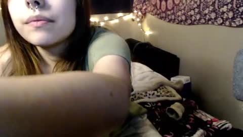 Snapshot of londonray chatting on July 16, 2026, 11:44 pm londonray online show from July 16, 2026, 11:44 pm