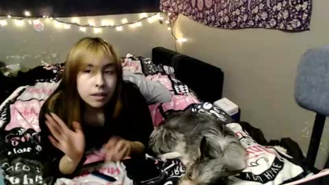 Snapshot of londonray chatting on August 3, 2026, 2:32 am londonray online show from August 3, 2026, 2:32 am