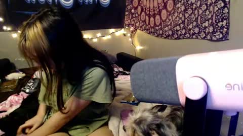 Snapshot of londonray chatting on August 9, 2026, 3:23 am londonray online show from August 9, 2026, 3:23 am