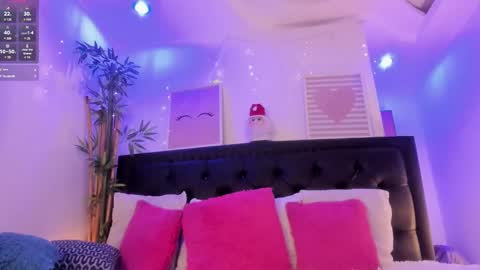 Jennifer  online show from December 9, 2024, 4:47 pm
