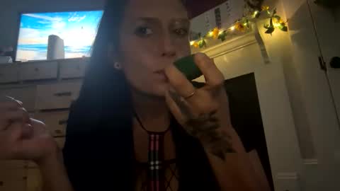 Snapshot of lonelymilfxoxo chatting on May 22, 2026, 8:32 am lonelymilfxoxo online show from May 22, 2026, 8:32 am