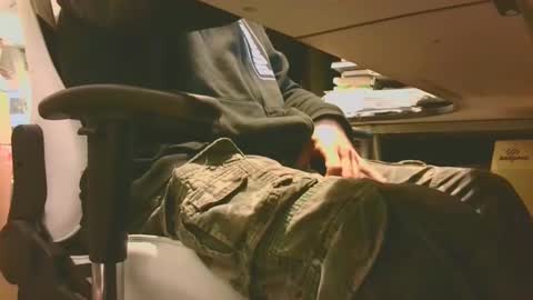 Snapshot of lonelypumabreizh chatting on December 15, 2024, 5:13 am Pumabreizh online show from December 15, 2024, 5:13 am