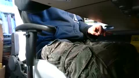 Snapshot of lonelypumabreizh chatting on January 12, 2025, 1:05 pm Pumabreizh online show from January 12, 2025, 1:05 pm