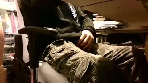Snapshot of lonelypumabreizh chatting on February 1, 2025, 5:39 am Pumabreizh online show from February 1, 2025, 5:39 am