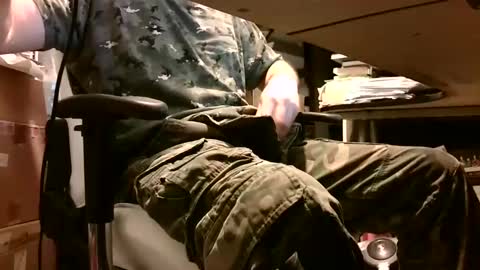 Snapshot of lonelypumabreizh chatting on February 3, 2025, 6:13 am Pumabreizh online show from February 3, 2025, 6:13 am
