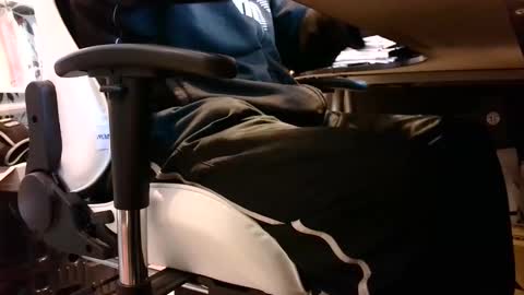 Snapshot of lonelypumabreizh chatting on February 26, 2025, 9:53 am Pumabreizh online show from February 26, 2025, 9:53 am