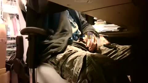 Snapshot of lonelypumabreizh chatting on February 28, 2025, 5:59 am Pumabreizh online show from February 28, 2025, 5:59 am
