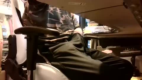 Snapshot of lonelypumabreizh chatting on March 2, 2025, 3:27 pm Pumabreizh online show from March 2, 2025, 3:27 pm