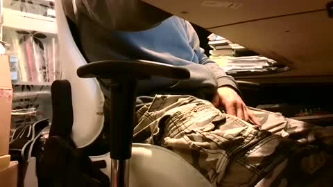 Snapshot of lonelypumabreizh chatting on March 6, 2025, 5:57 am Pumabreizh online show from March 6, 2025, 5:57 am