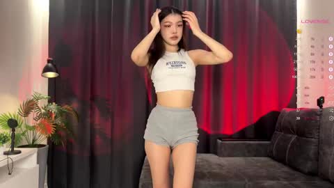 Snapshot of loney__tunes chatting on October 10, 2025, 4:17 pm Shy EvaStreams are everyday 9 AM - 3 PM GMT 3  online show from October 10, 2025, 4:17 pm