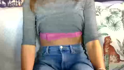 Snapshot of longlegstammy chatting on October 19, 2025, 8:09 pm Cutenurse91 online show from October 19, 2025, 8:09 pm