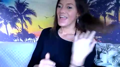 Snapshot of longlegstammy chatting on October 24, 2025, 6:37 pm Cutenurse91 online show from October 24, 2025, 6:37 pm