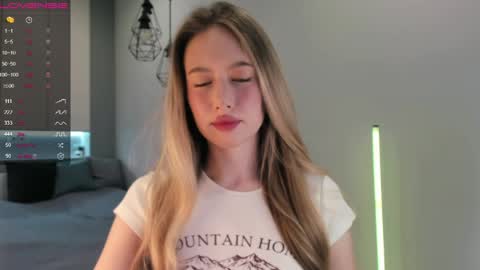 Snapshot of longoriaeva chatting on March 28, 2026, 12:16 pm Eva online show from March 28, 2026, 12:16 pm