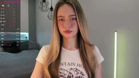 Snapshot of longoriaeva chatting on April 14, 2026, 3:07 pm Eva online show from April 14, 2026, 3:07 pm