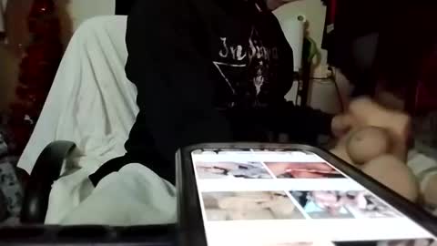 longstroks00 online show from December 22, 2025, 12:18 am