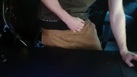 Snapshot of loofy_art chatting on December 7, 2024, 1:51 pm Loofy Art online show from December 7, 2024, 1:51 pm