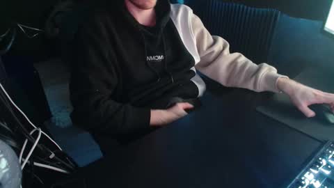 Snapshot of loofy_art chatting on January 26, 2025, 2:30 pm Loofy Art online show from January 26, 2025, 2:30 pm