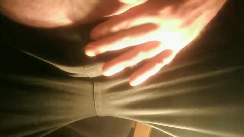 Snapshot of looking_and_hoping chatting on October 20, 2025, 6:30 pm Daddy gets HARD online show from October 20, 2025, 6:30 pm