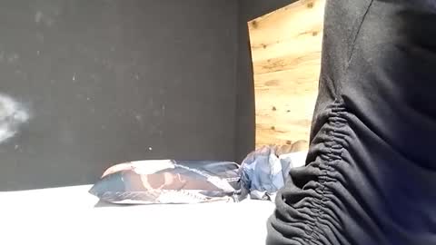 Snapshot of looking_me chatting on September 23, 2025, 4:10 pm EVA online show from September 23, 2025, 4:10 pm