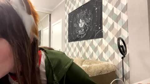 Snapshot of looking_me chatting on October 15, 2025, 7:14 pm EVA online show from October 15, 2025, 7:14 pm