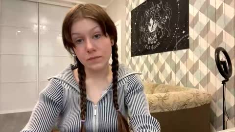 Snapshot of looking_me chatting on October 18, 2025, 6:48 am EVA online show from October 18, 2025, 6:48 am