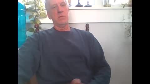 Snapshot of lookingforanopening chatting on February 4, 2026, 4:35 pm lookingforanopening online show from February 4, 2026, 4:35 pm