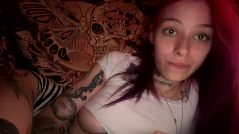 Snapshot of lookingforlona chatting on September 27, 2025, 4:56 pm lookingforlona online show from September 27, 2025, 4:56 pm