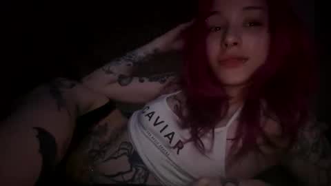 lookingforlona online show from November 25, 2025, 3:01 pm