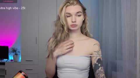 Luna online show from March 1, 2026, 2:08 pm