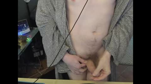 Snapshot of loomie chatting on December 15, 2024, 8:08 am loomie online show from December 15, 2024, 8:08 am