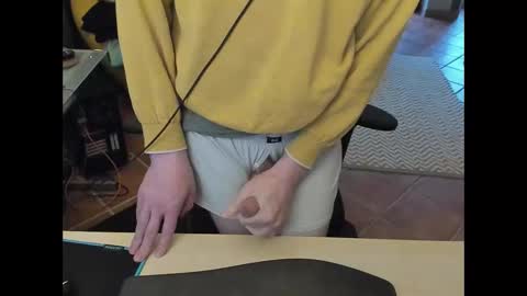 Snapshot of loomie chatting on February 13, 2025, 7:45 am loomie online show from February 13, 2025, 7:45 am