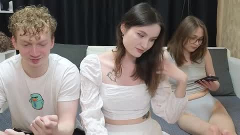 Snapshot of loossers chatting on April 8, 2026, 3:12 pm Jean and Isa right couple Mark and Eva left couple online show from April 8, 2026, 3:12 pm