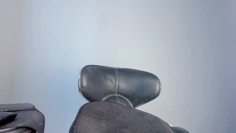 Snapshot of loovelymiia_ chatting on February 21, 2025, 6:59 pm Mia Aniston online show from February 21, 2025, 6:59 pm