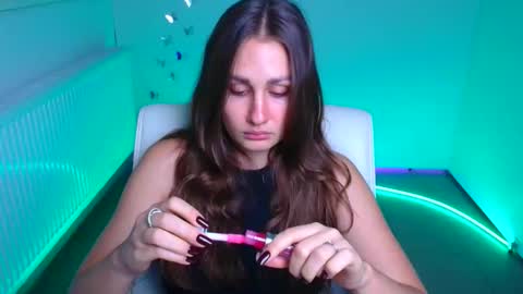 Snapshot of lora_kisses chatting on October 2, 2025, 5:36 am Lora online show from October 2, 2025, 5:36 am