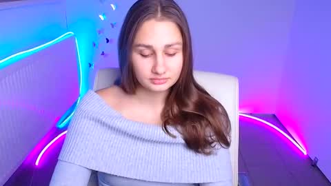 Snapshot of lora_kisses chatting on October 18, 2025, 5:21 am Lora online show from October 18, 2025, 5:21 am