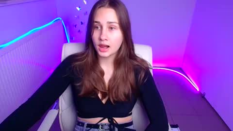 Snapshot of lora_kisses chatting on October 20, 2025, 5:19 am Lora online show from October 20, 2025, 5:19 am