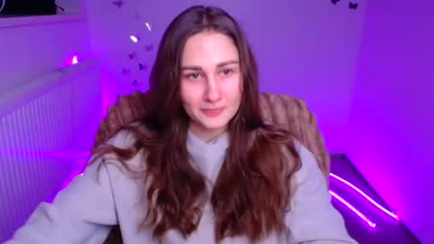 Lora online show from February 12, 2026, 6:52 am