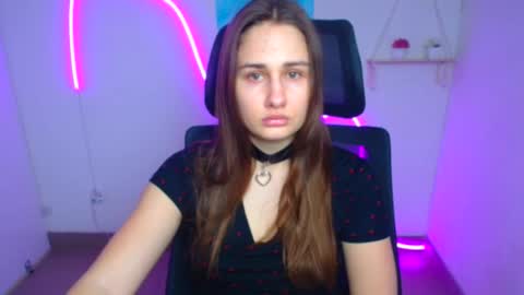 Lora online show from February 25, 2026, 6:45 am