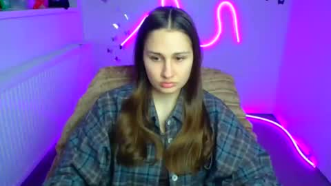 Lora online show from April 22, 2026, 5:32 am