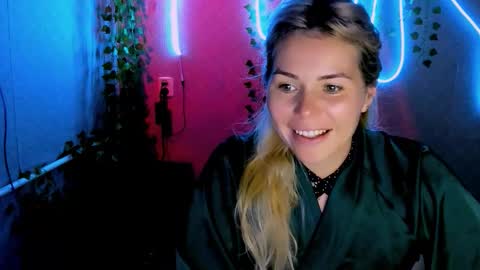 Lora online show from September 17, 2025, 2:24 am