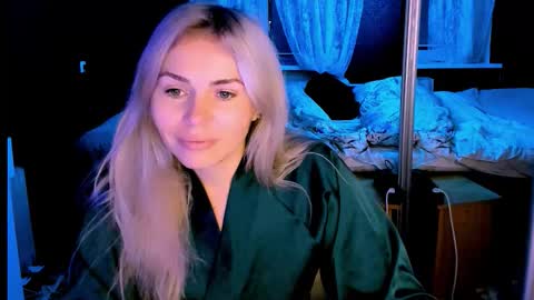 Lora online show from October 14, 2025, 2:23 am