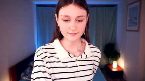 Lora online show from December 29, 2024, 4:40 pm