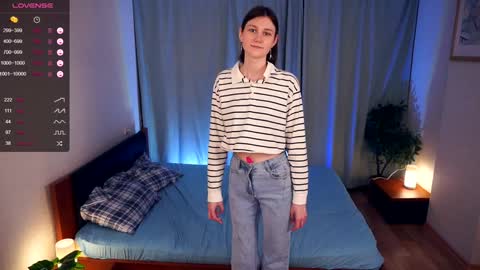 Lora online show from January 17, 2025, 5:08 pm