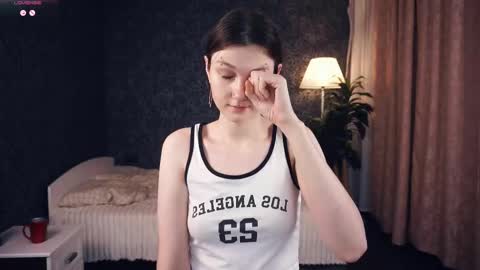 Lora online show from November 26, 2025, 5:08 am