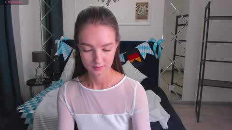 Snapshot of lorasunny chatting on September 28, 2025, 1:33 am Ur sensual Lora online show from September 28, 2025, 1:33 am